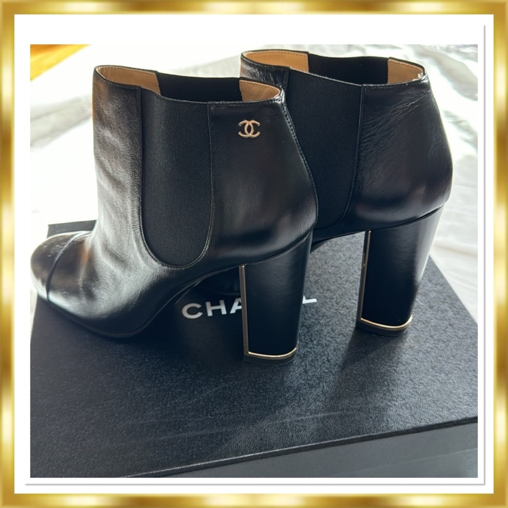 CHANEL Leather Vintage Chelsea Black Heeled Ankle Boots size 6 RARE $2,500
